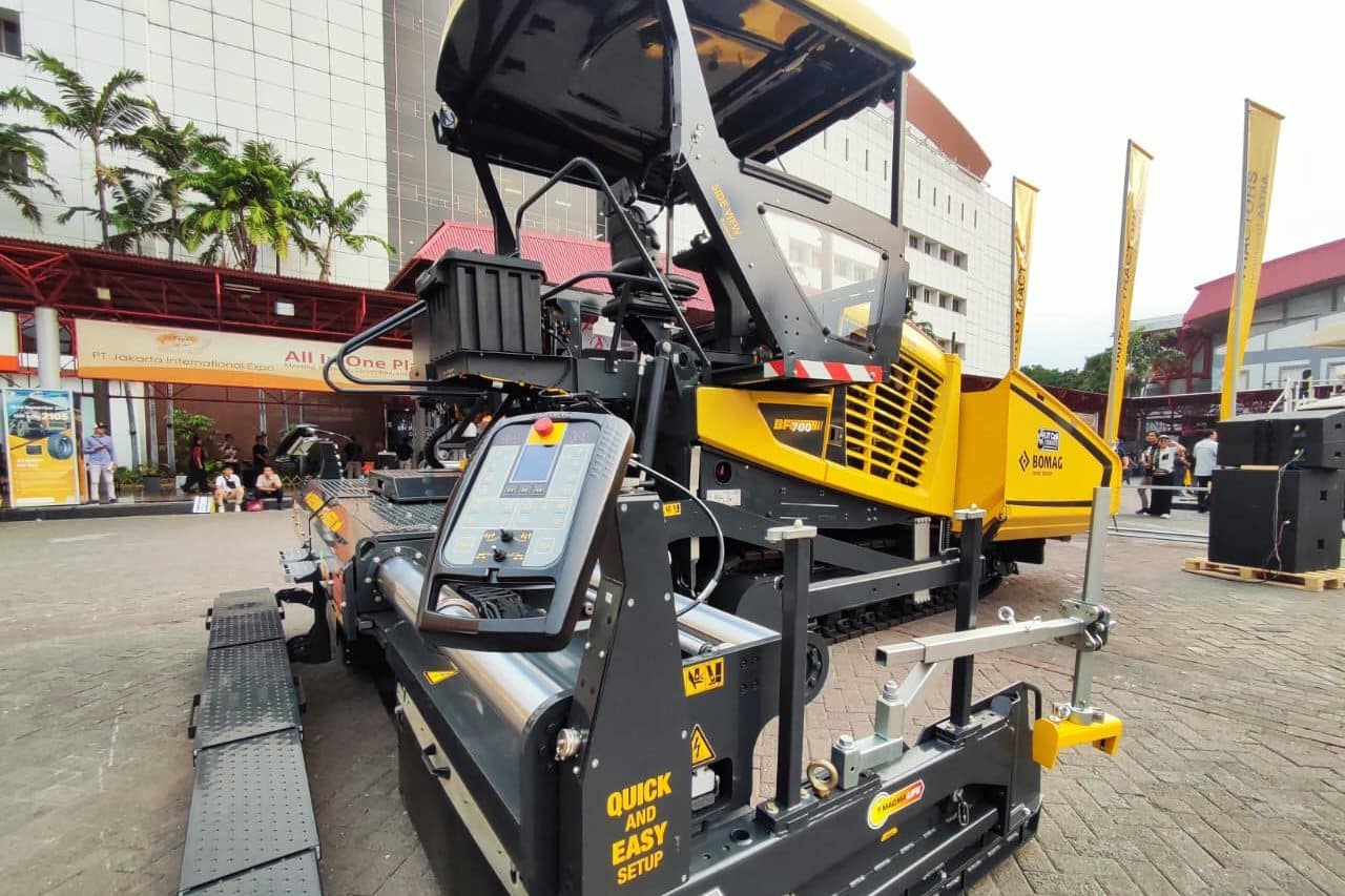 Mesin-aspal-finisher